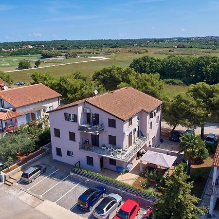 Apartments Christine Umago Exterior foto