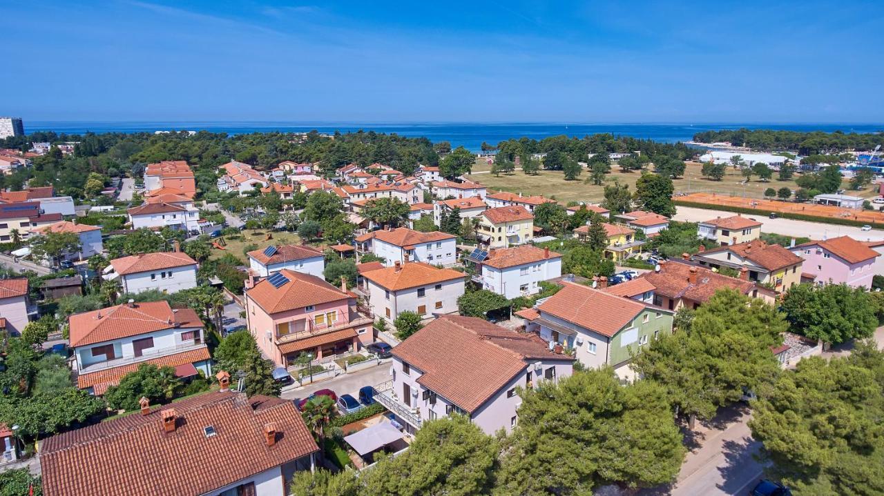 Apartments Christine Umago Exterior foto